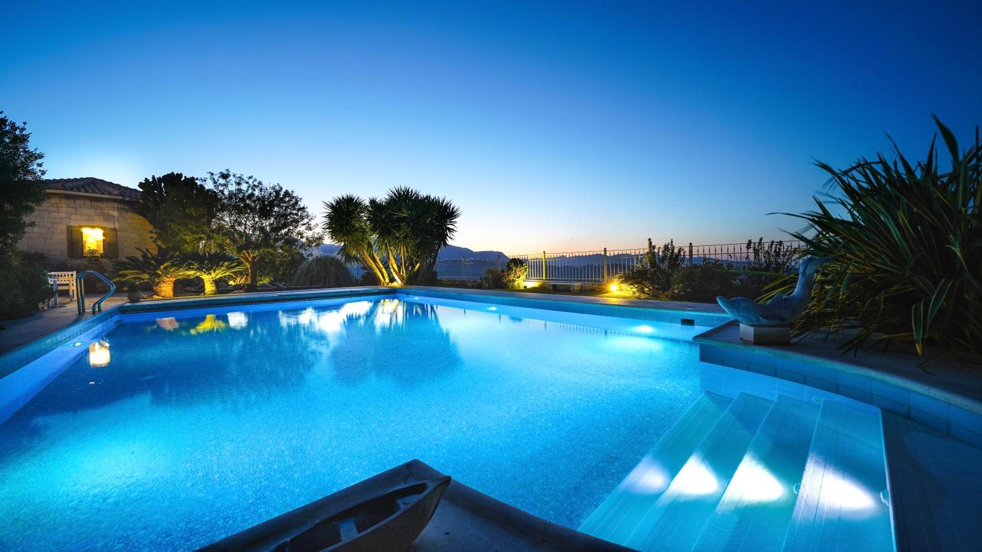 Luxury Villa Allure Dafnész Kültér fotó